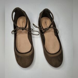 American Eagle Outfitters  green Flats with Suede-like Finish